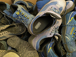 Alcune delle scarpe da riciclare piccola