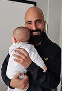 Laddetto al recapito Antonio Porcu con il piccolo Matteo 3 mesi e mezzo web